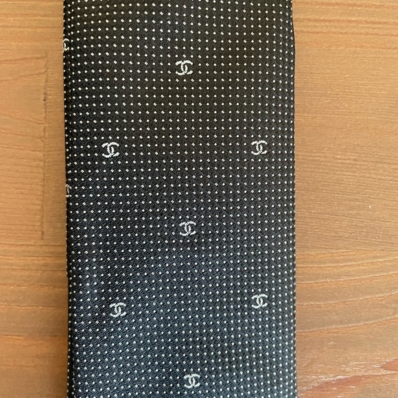 CHANEL Men’s Tie - Picture 4 of 6